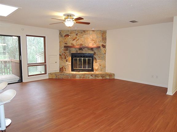3rd image of 3711 NW 38th St