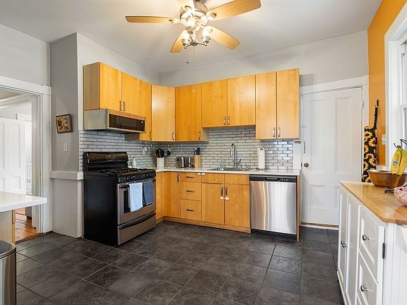 3rd image of 4295-4297 Washington St Unit 4
