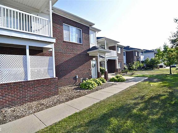 2nd image of 5601 Twin Oaks Dr