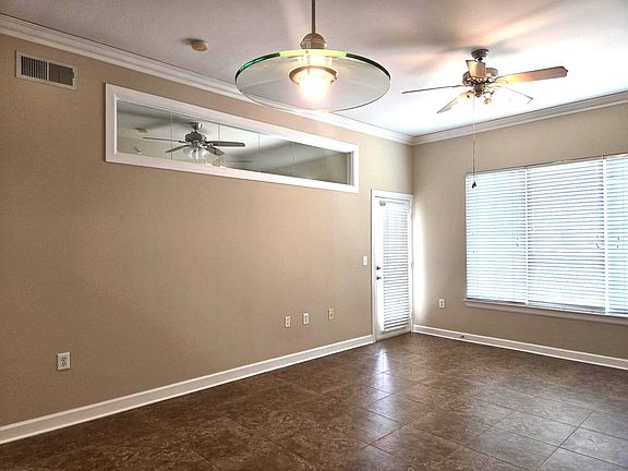 4th image of 1900 Genesee St APT 207
