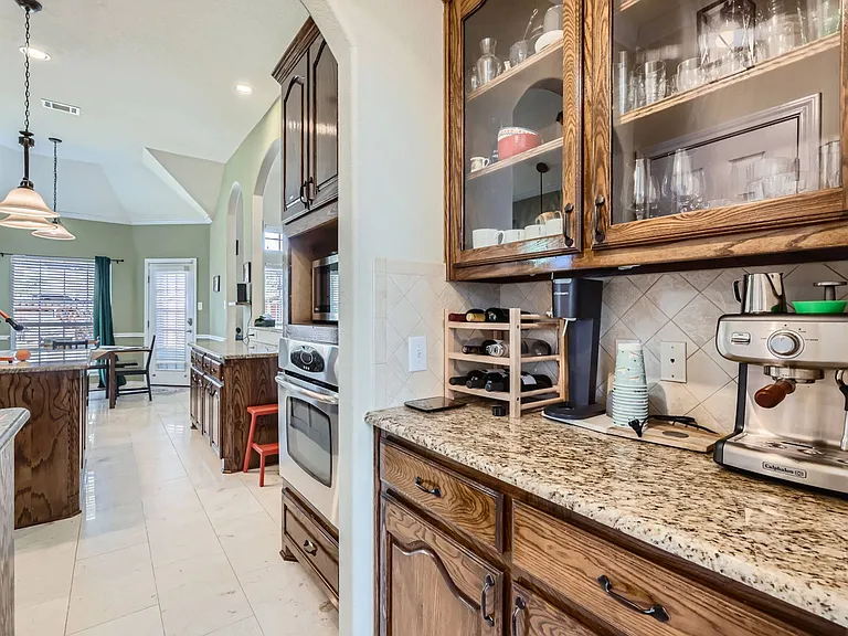 1318 Plum Valley Dr — Photo 10