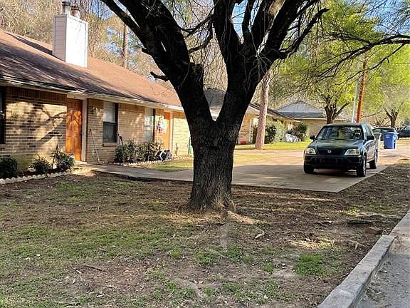 3rd image of 3020 Manor Ln APT B