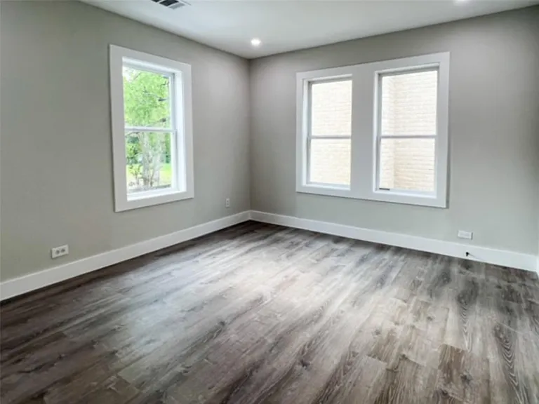 4704 Greenbriar St — Photo 3