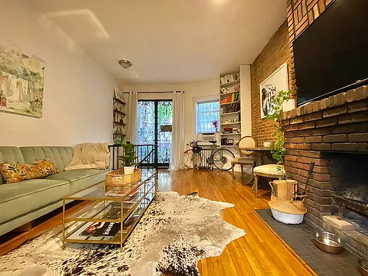 Rented by Oxford Property Group | media 10