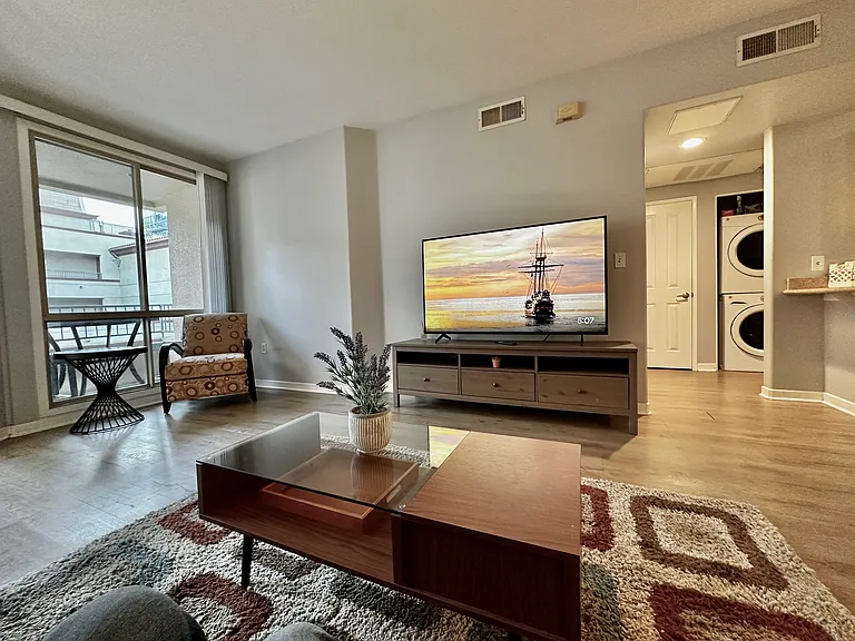 1501 Front St #533 — Photo 4
