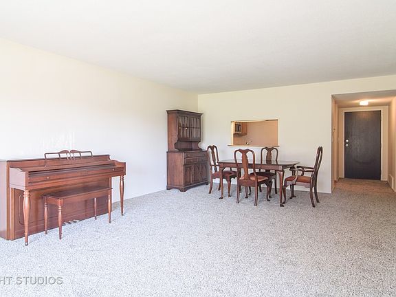 4th image of 1265 N Sterling Ave Unit 106