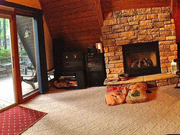 Livingroom Gas Fireplace