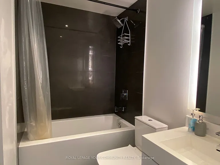 1 Yorkville Ave #1509 — Photo 19