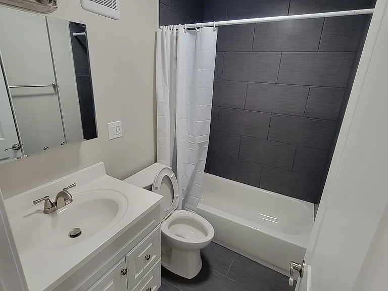 Duane Terrace Townhomes — Photo 8