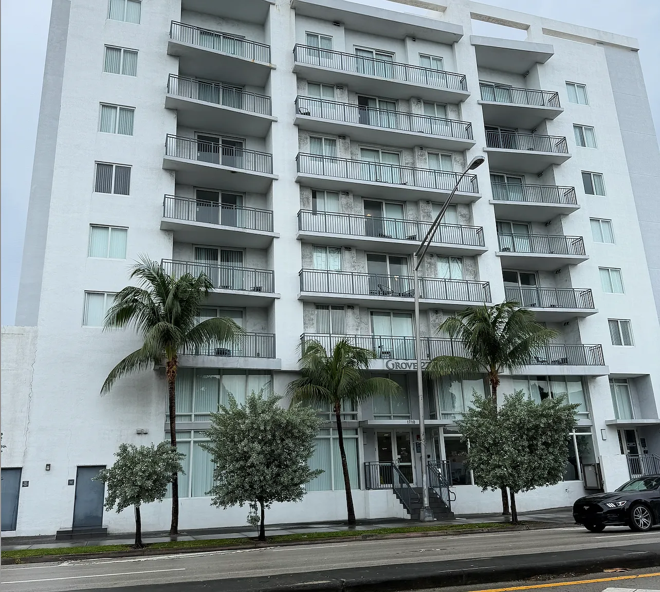 Bird Ave — Photo 1
