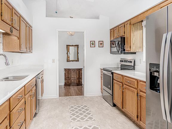 4th image of 1030 Continental Ave