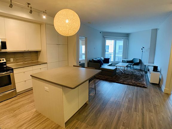 5th image of 10218 King St #427