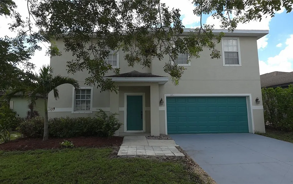 391 Shadow Lakes Dr
