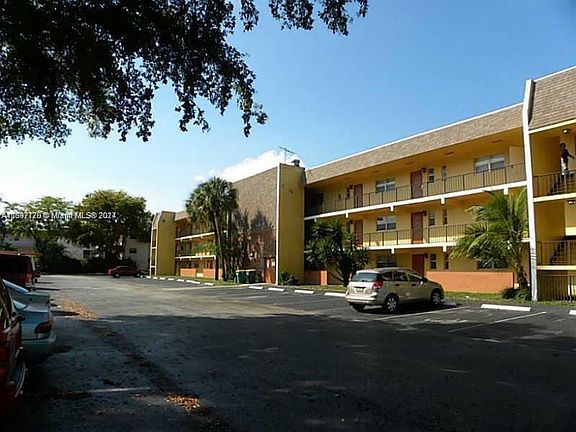 2nd image of 7911 Colony Cir N APT 110