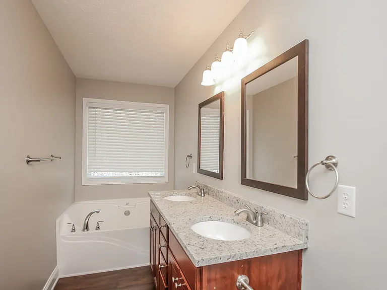 82 Westridge Cir — Photo 17