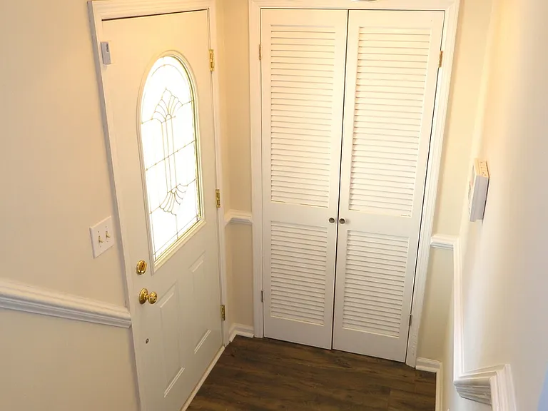 230 Ronstadt Dr — Photo 4