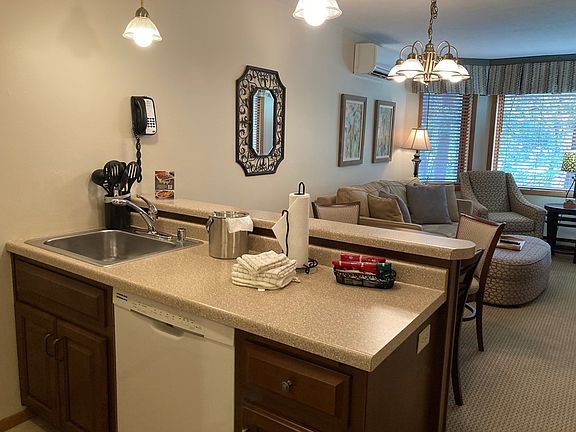 2nd image of 4908 N Landmark Cir Unit 1212
