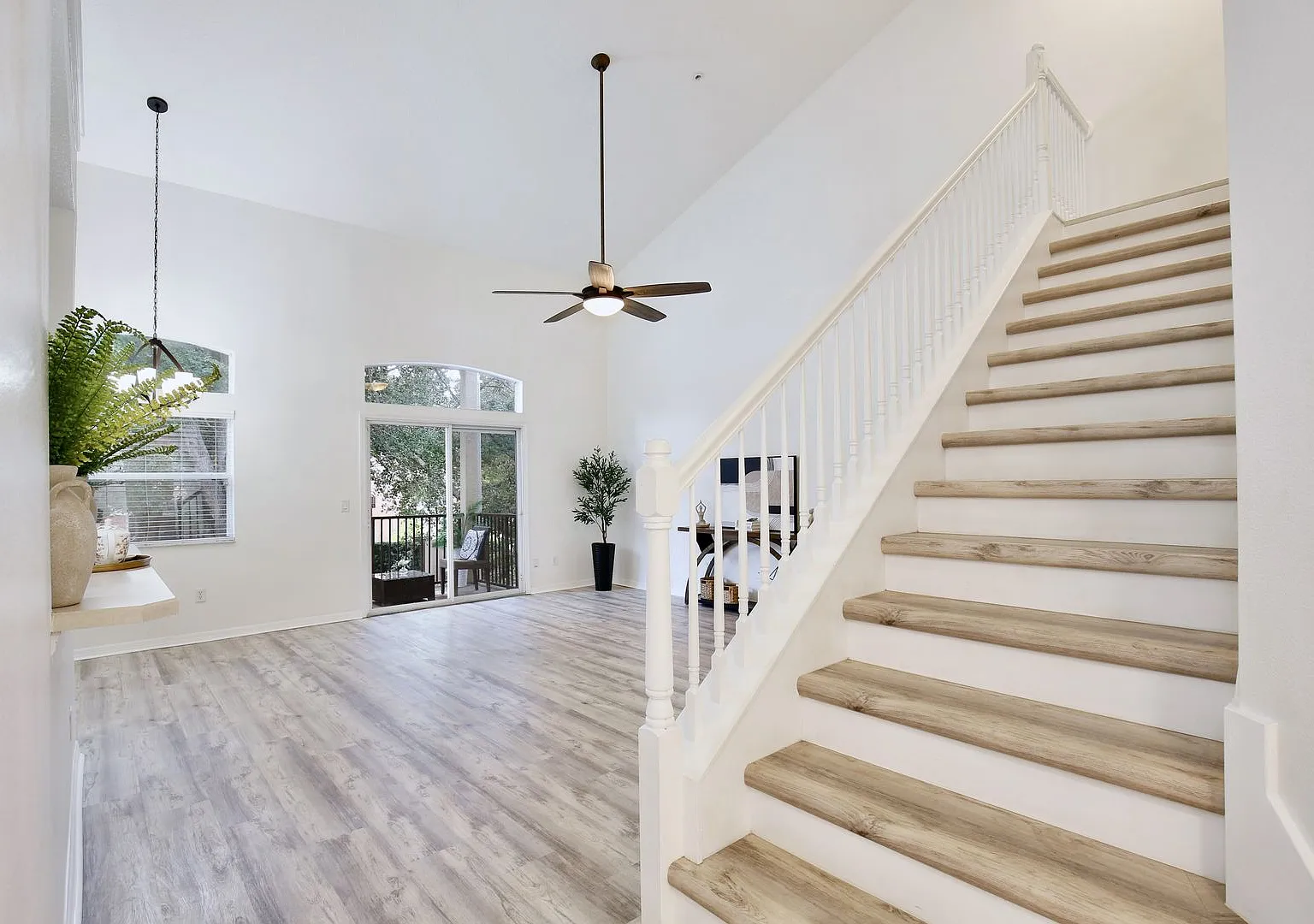 Key West Condominums — Photo 4