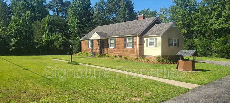 2 bed, 2.5 bath, 1715 sqft, $2,200 — Photo 1