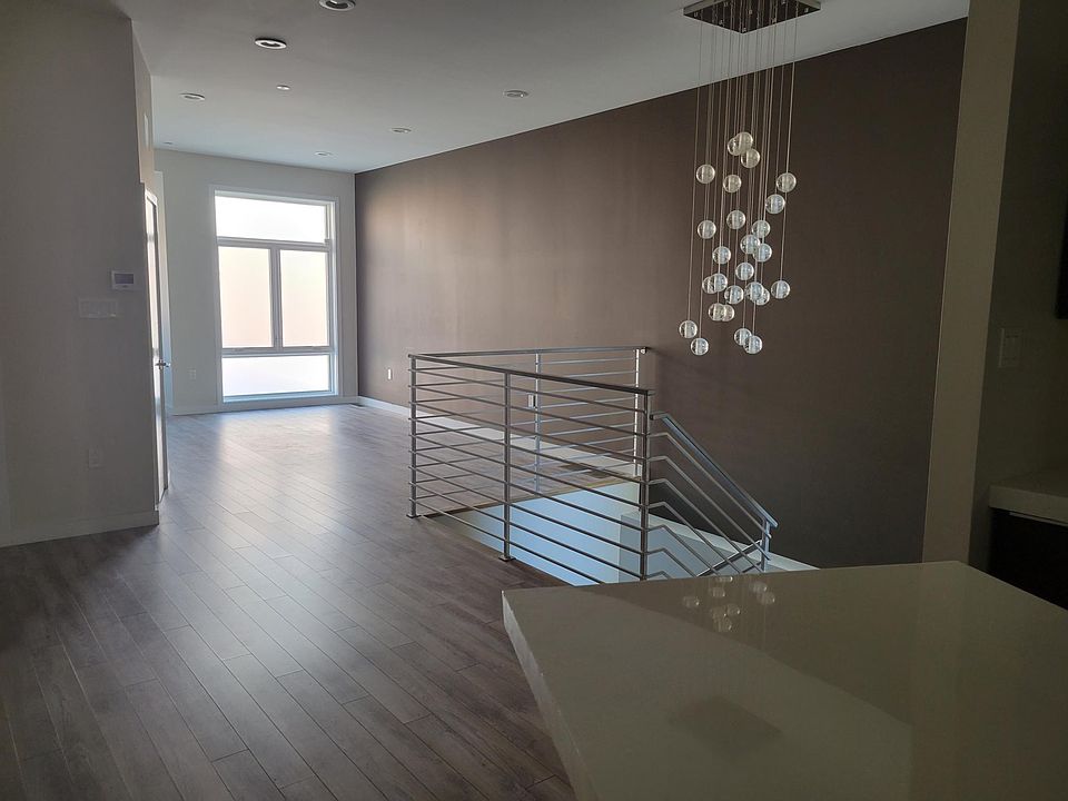 1st image of 932 N Marshall St APT 1