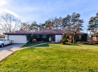 5245 Berwyck Dr, Troy, MI