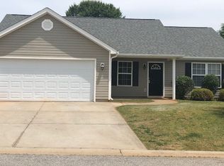 135 Spirit Dr, Roebuck, SC 29376