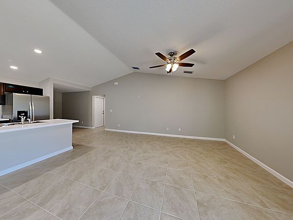 4th image of 1811 SW Monterrey Ln