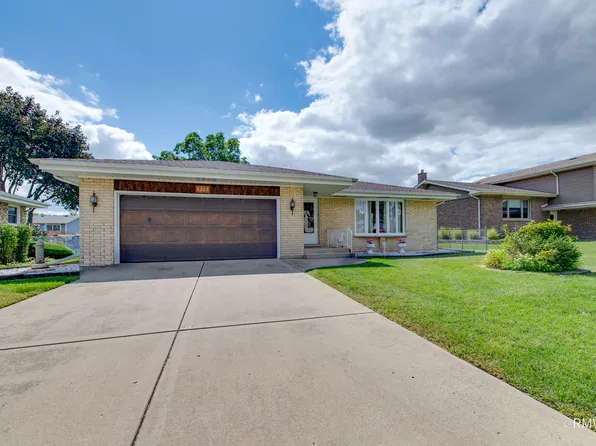 1313 W Byron Ave, Addison, IL 60101