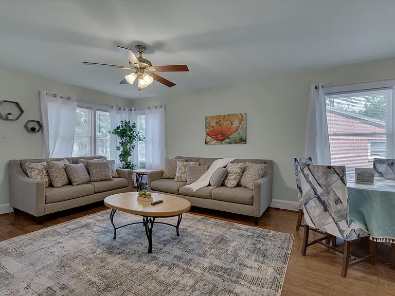 814 N Buchanan Blvd #B — Photo 4