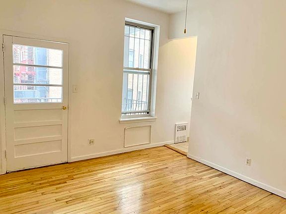 3rd image of 70 W 71st St #3HH
