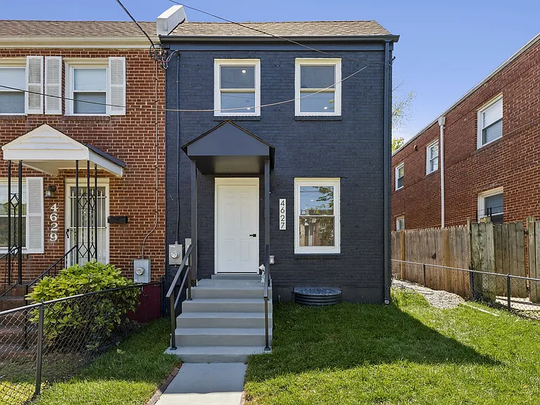 4627 H St SE — Photo 22