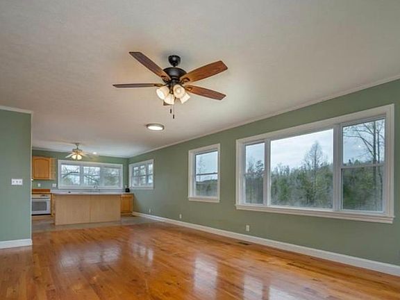 Livingroom (unfurnished)