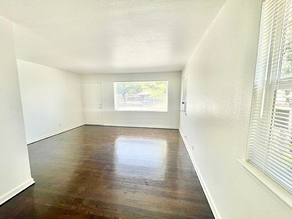 5th image of 4015 58th St