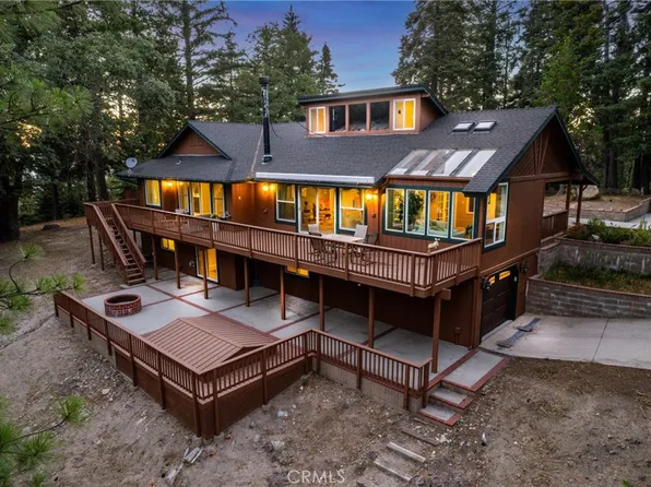 32295 Hummingbird Ct, Running Springs, CA 92382