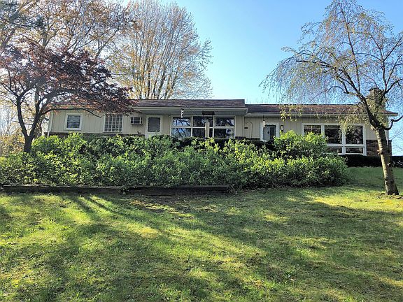 3rd image of 2224 Sunrise Ln