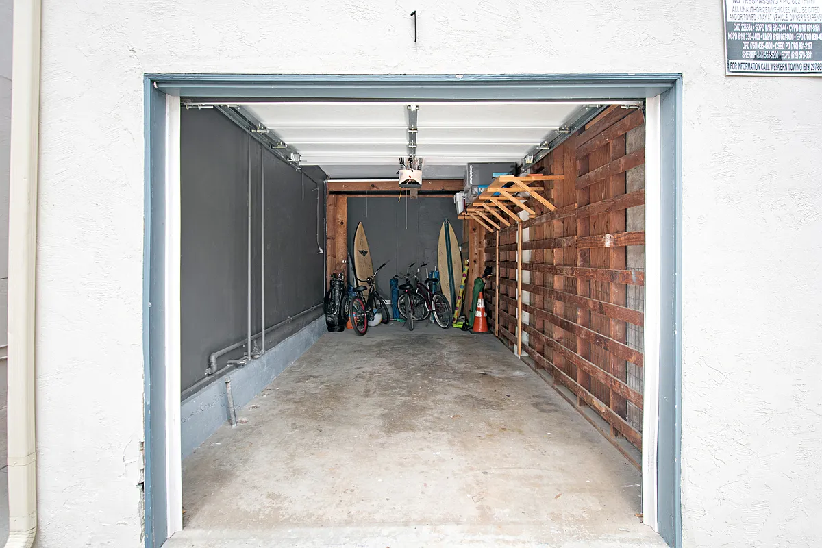 Building Photo - 1059 Grand Ave #1