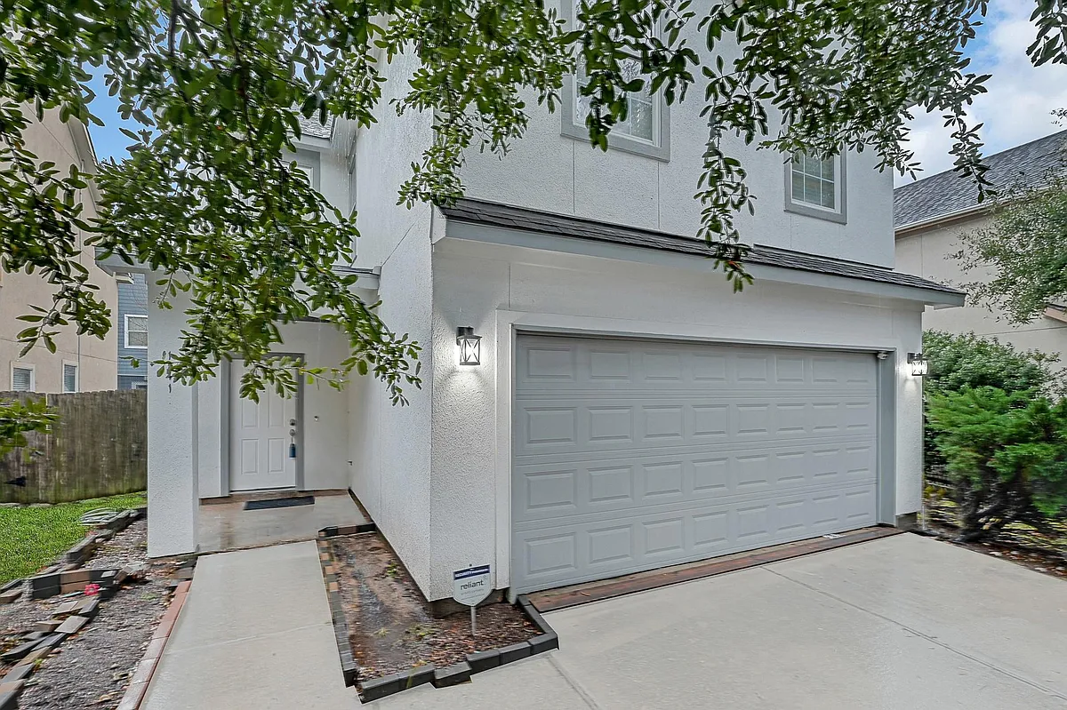 Building Photo - 15411 Lucky Star Dr