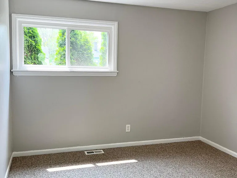 11267 Hudson Ave — Photo 9