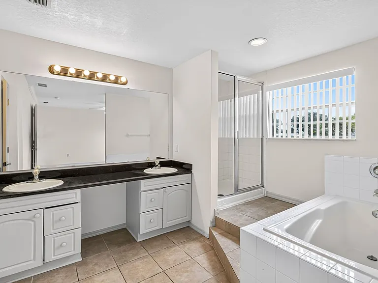 2204 Fan Palm Dr — Photo 18
