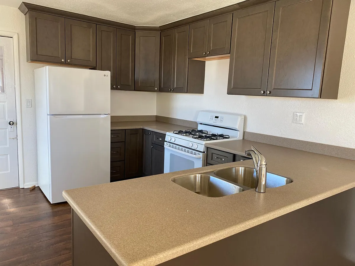 kitchen - 8165 N Porter Ave