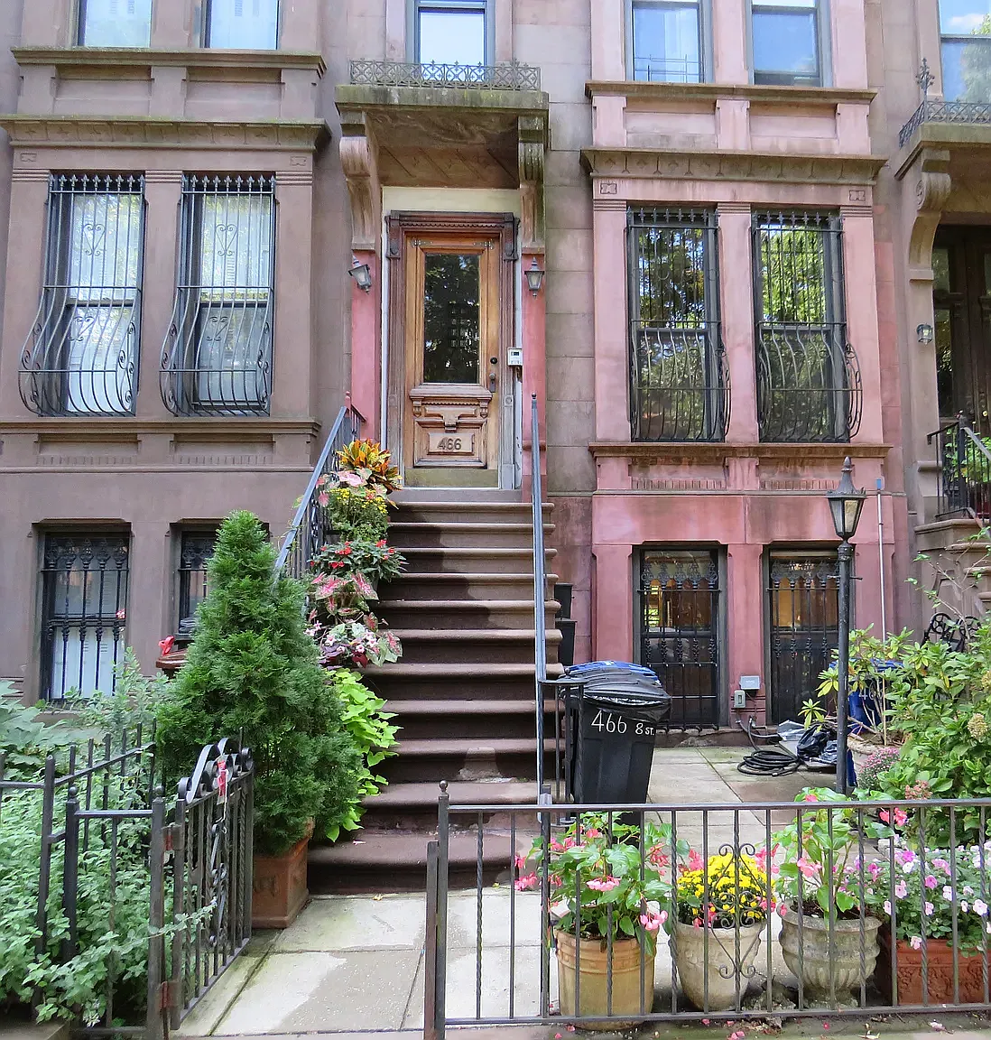 466 Eighth Street — Photo 1