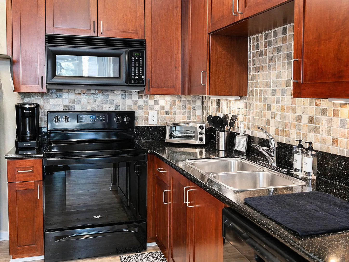 1 bed, 760 sqft, $2,295 — Photo 4
