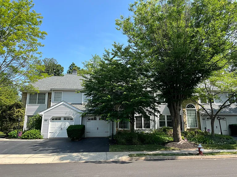 346 Carmen Dr — Photo 35
