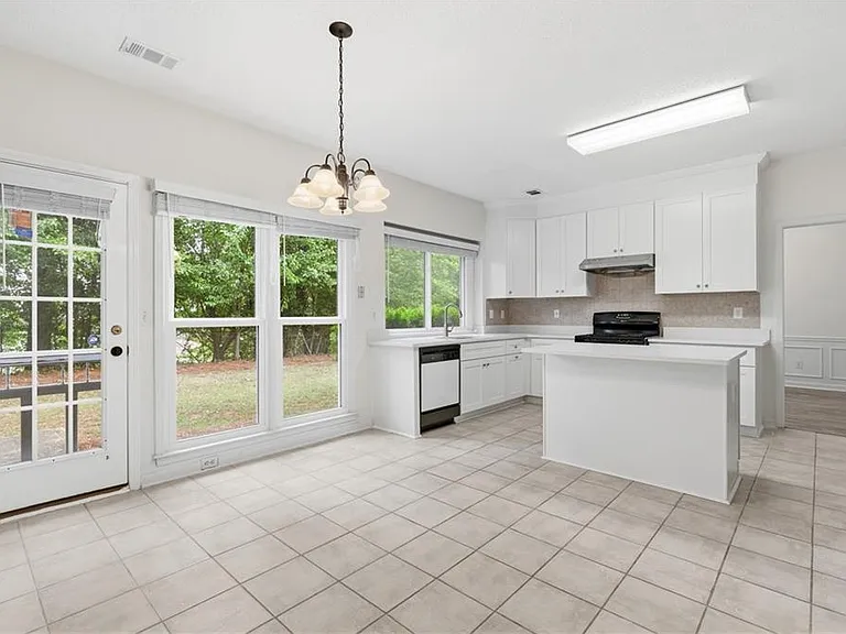 6430 Barwick Ln — Photo 14