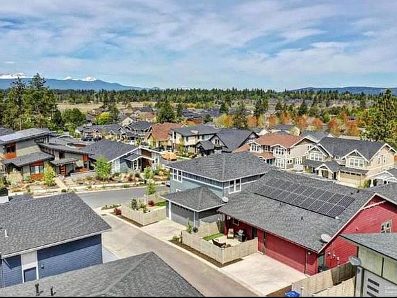 2nd image of 20637 SE Cougar Peak Dr