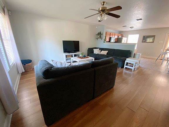 3rd image of 419 Butternut Blvd