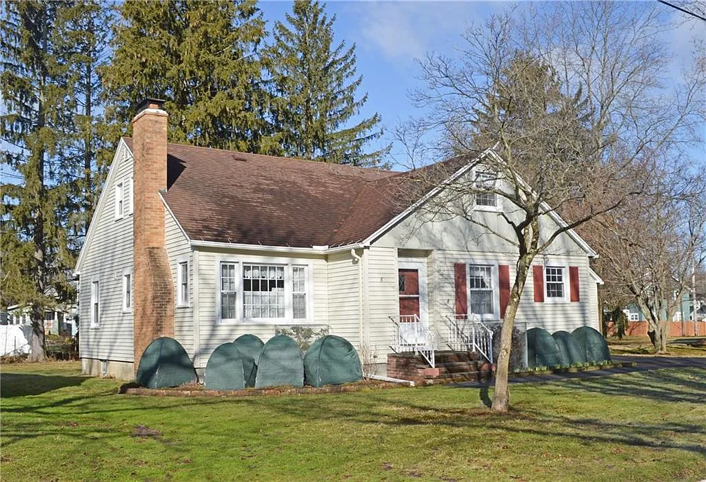 8 Whitehill Ave photo 1