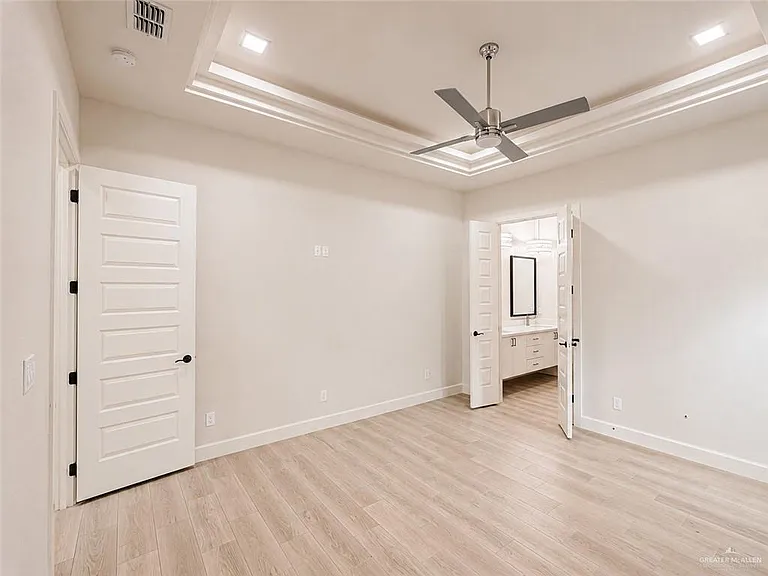 2516 Wisteria St — Photo 9