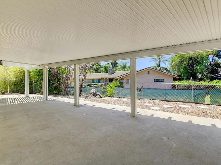 1531 Sundale Rd — Photo 23