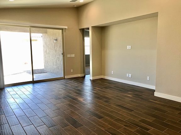 3rd image of 606 E Brisa Dr